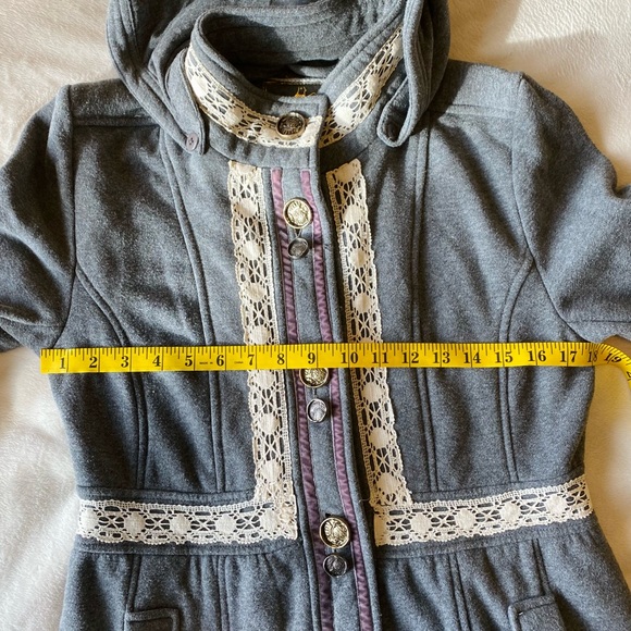 Lace Knitted Dove Hooded Jacket - Picture 6 of 6